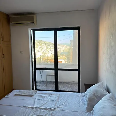 In * Sarande